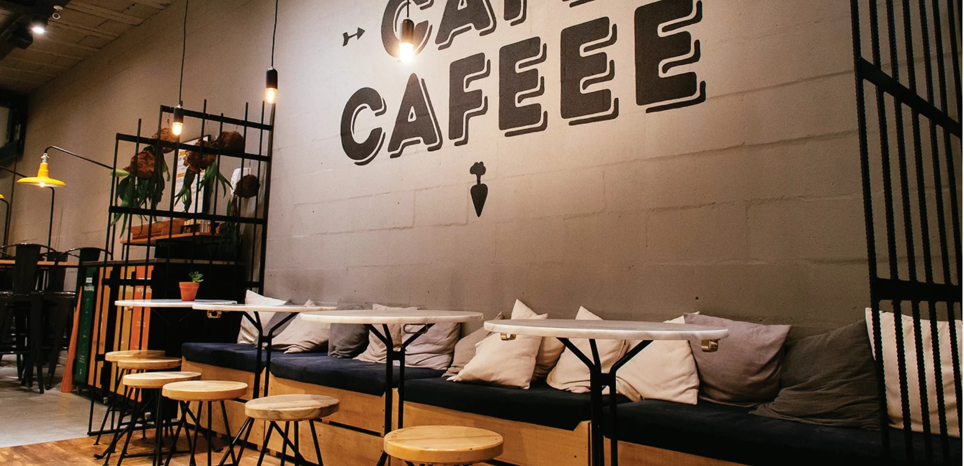 Green Eat CAFE CAFEEE interior
